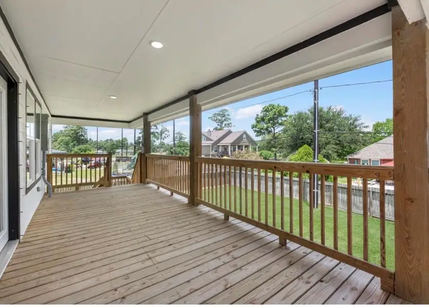 Exterior details and patio area of a home in , Shoreacres (Image 4).