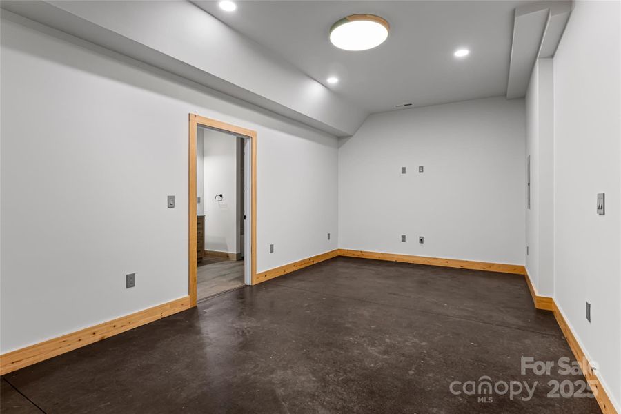 Spacious, unfurnished interior of a new home in , Weaverville (Image 30).