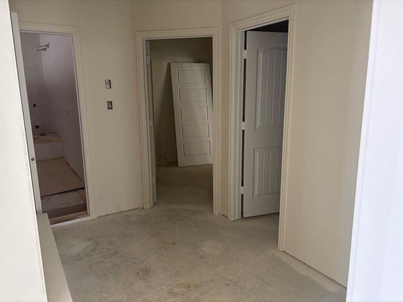 Spacious, unfurnished interior of a new home in Waterford Park, Weatherford (Image 7). Spacious, unfurnished interior of a new home in Waterford Park, Weatherford (Image 7).