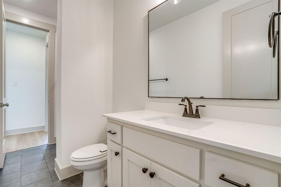 Furnished interior view inside a new home in Tuscan Estates, Waxahachie (Image 7).