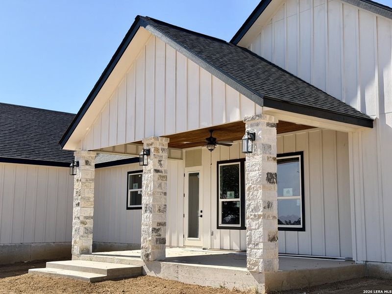 Exterior details and patio area of a home in , Floresville (Image 3).