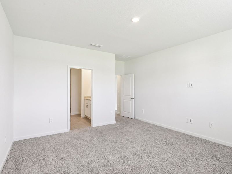 Spacious, unfurnished interior of a new home in Flagler Village - Signature Series, Palm Coast (Image 11).