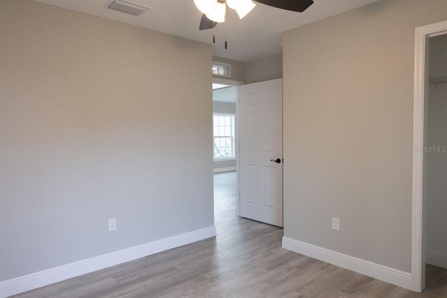 Spacious, unfurnished interior of a new home in , Citrus Springs (Image 19).