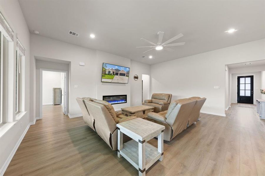 Furnished interior view inside a new home in Valencia On The Lake, Little Elm (Image 19). Furnished interior view inside a new home in Valencia On The Lake, Little Elm (Image 19).
