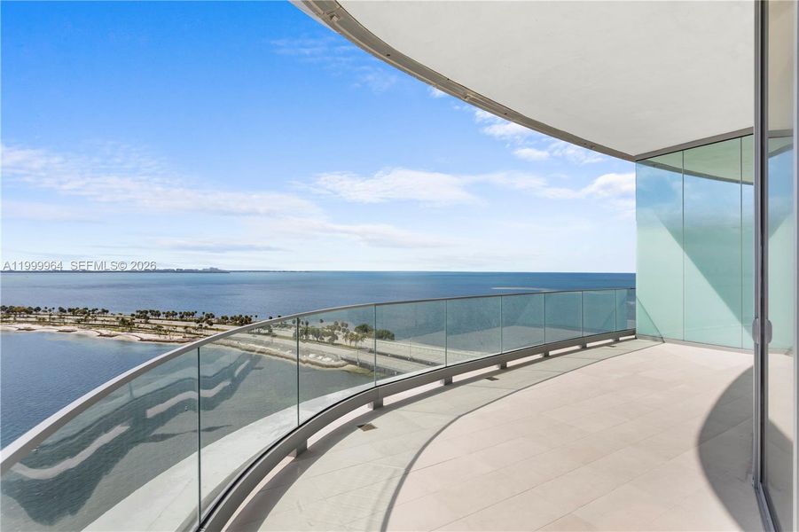 Condo located in Miami, FL showcasing its design and architecture (Image 3).