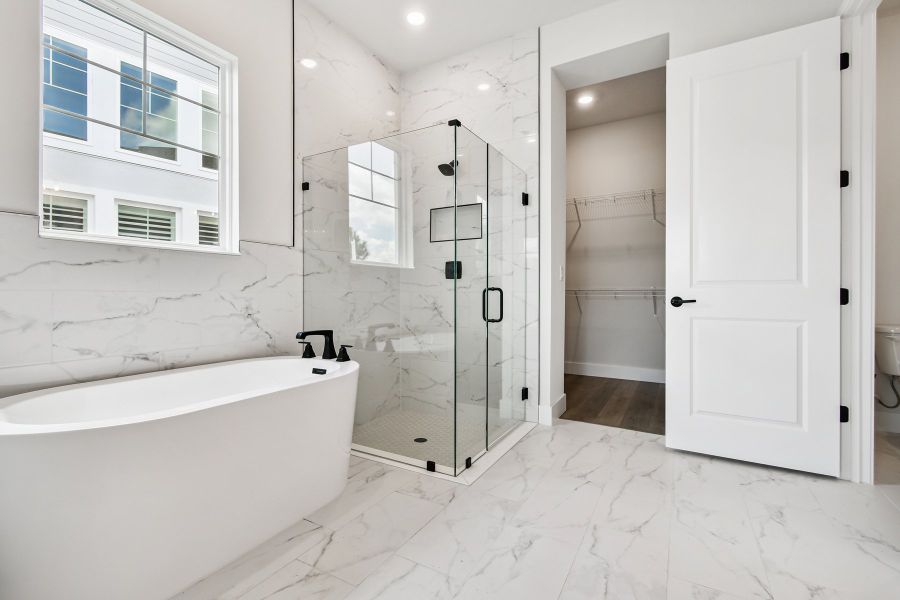 The Seamount - Owner's Bath