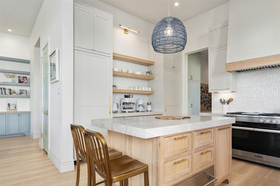 Furnished interior view inside a new home in , Malakoff (Image 10).