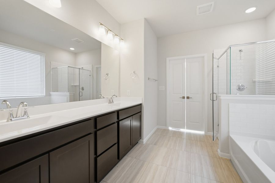 Furnished interior view inside a new home in Ashland, Richwood (Image 9).