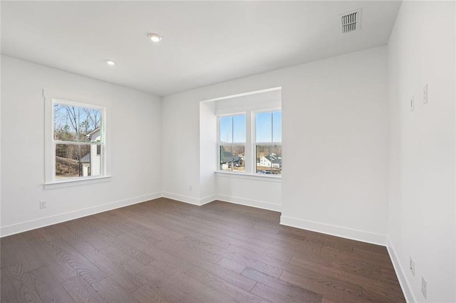 Spacious, unfurnished interior of a new home in Sterling Pointe, Cumming (Image 79).