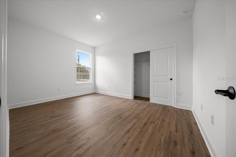 Spacious, unfurnished interior of a new home in , Spring Hill (Image 36).