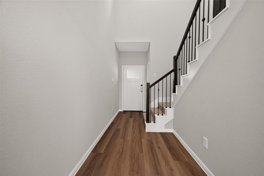 Spacious, unfurnished interior of a new home in Bammel Oaks, Houston (Image 15).