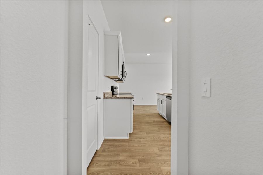 Spacious, unfurnished interior of a new home in Palomino, Manor (Image 24).