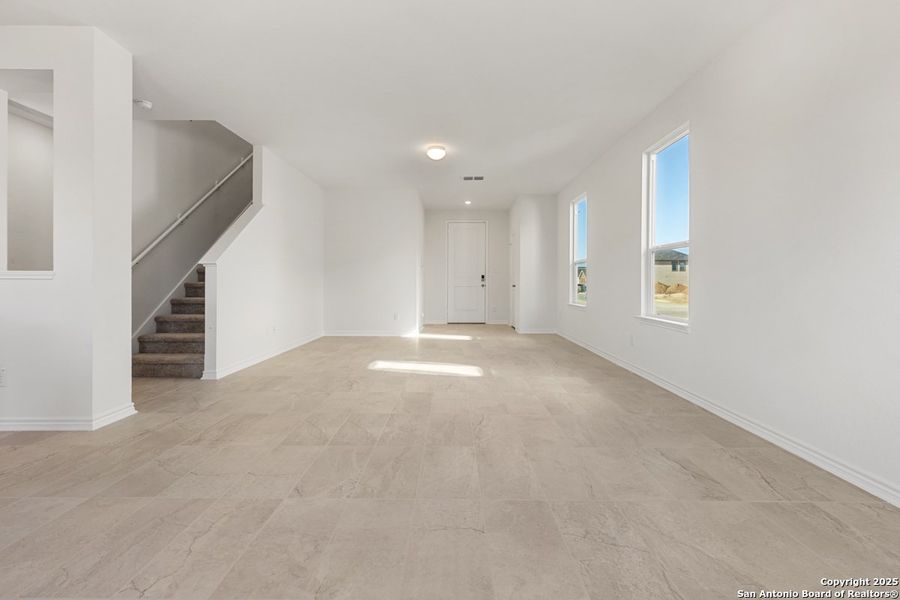 Spacious, unfurnished interior of a new home in The Granary - Heritage Collection, San Antonio (Image 10).