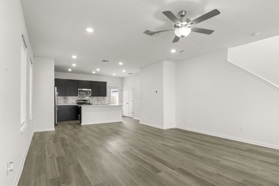 Representative unfurnished interior of a home built from the Elm by Pacesetter Homes in Blanco Vista, San Marcos (Image 22).