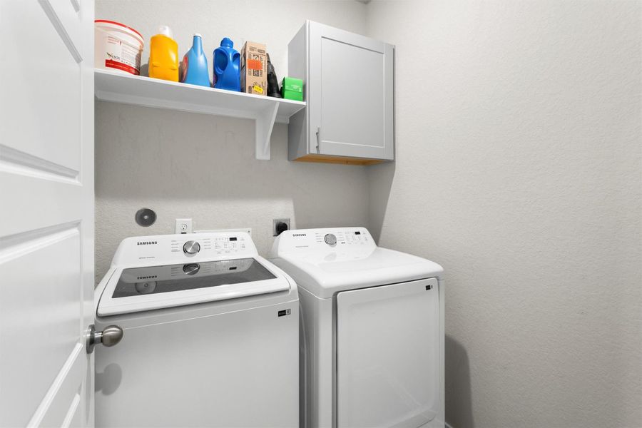 Large utility/laundry room comes with washer and dryer Large utility/laundry room comes with washer and dryer