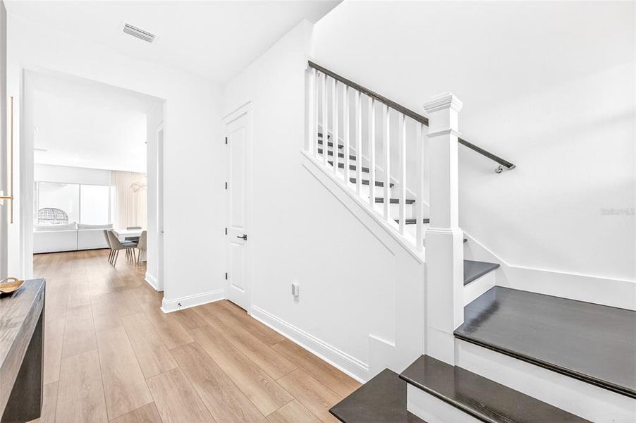 Spacious, unfurnished interior of a new home in , Winter Garden (Image 21).