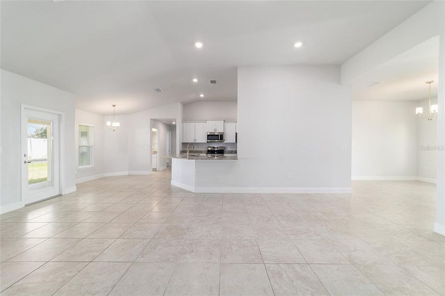 Spacious, unfurnished interior of a new home in Brookhaven, Ocala (Image 54).