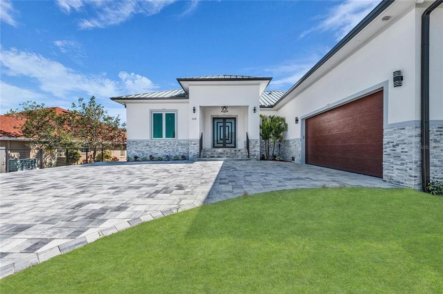 Exterior details and patio area of a home in , Punta Gorda (Image 28).