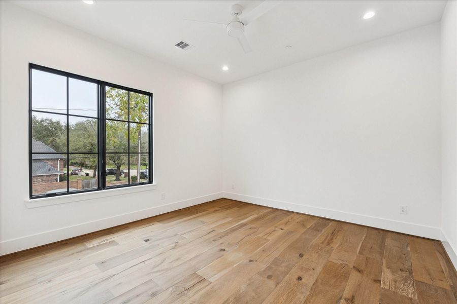 Bed 5 - 2nd Floor Bed 5 - 2nd Floor