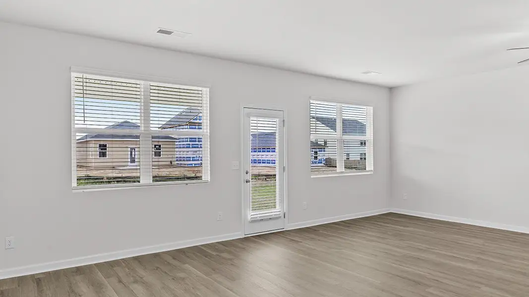 Spacious, unfurnished interior of a new home in Highland Hills, Graniteville (Image 16).