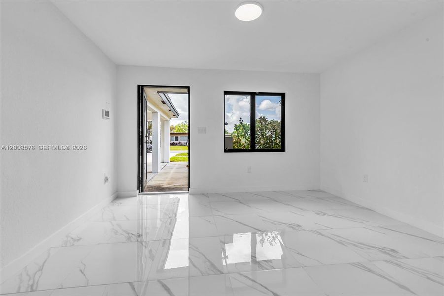 Spacious, unfurnished interior of a new home in , Homestead (Image 14).