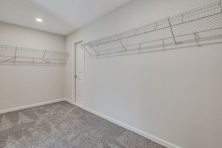 Spacious, unfurnished interior of a new home in Settlers Hammock, Kingsland (Image 30).