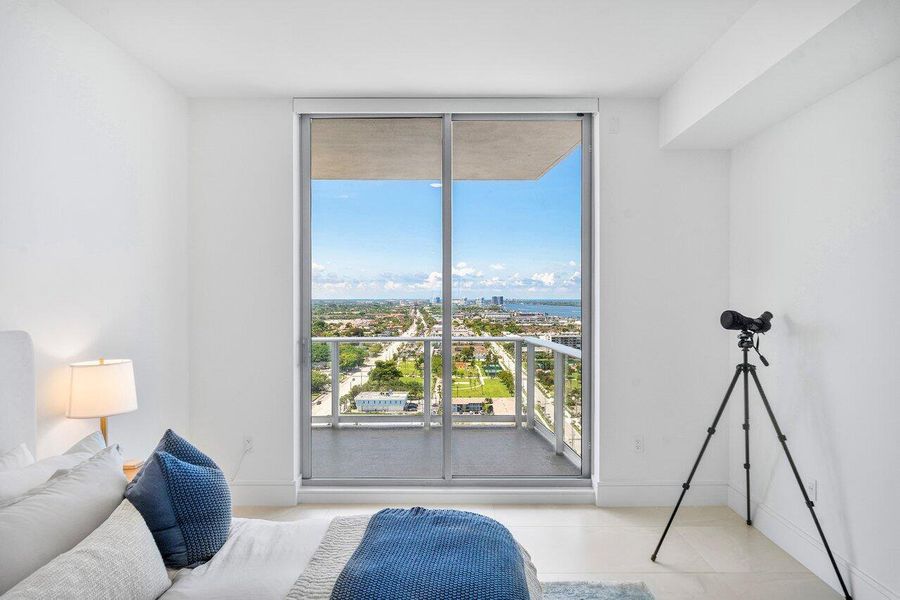 019-220LakeShoreDrive-2109-LakePark-FL-3