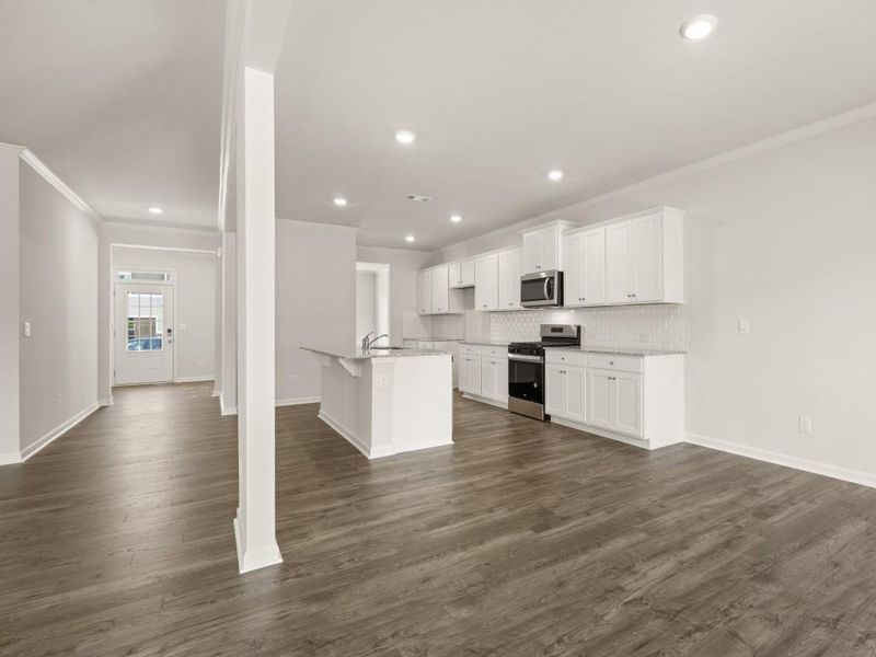 Spacious, unfurnished interior of a new home in Parkside at Carter Grove, Cartersville (Image 29).