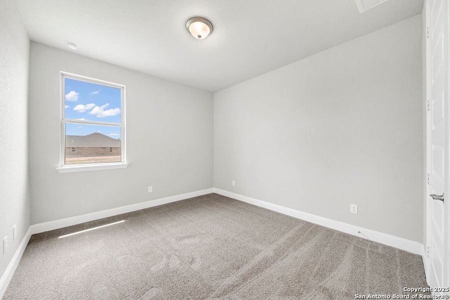 Spacious, unfurnished interior of a new home in Annabelle Ranch, San Antonio (Image 20).
