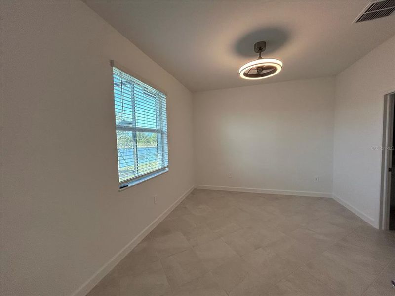 Spacious, unfurnished interior of a new home in , Englewood (Image 10).