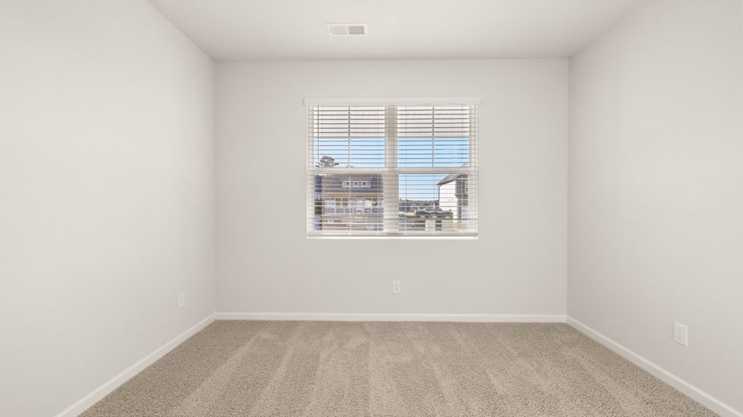 Spacious, unfurnished interior of a new home in Bellemeade Landing, Augusta (Image 17).