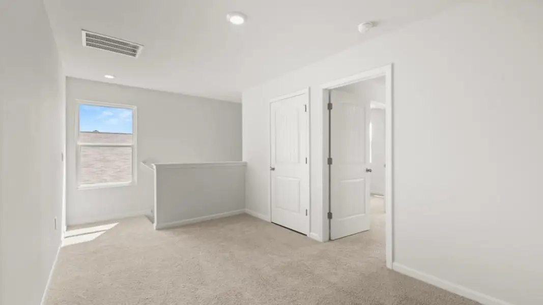 Spacious, unfurnished interior of a new home in Northberry, Rome (Image 14).