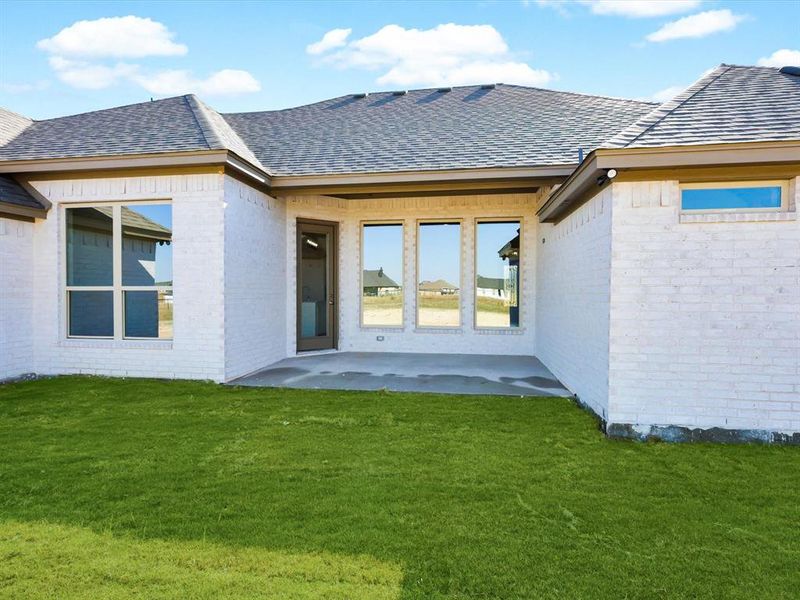 Exterior details and patio area of a home in , Weatherford (Image 3).