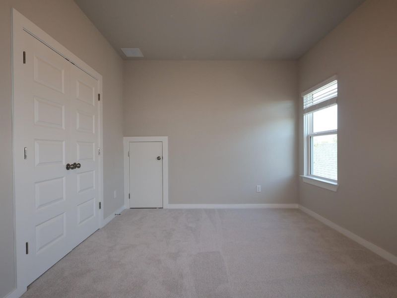 Spacious, unfurnished interior of a new home in Heritage, Dripping Springs (Image 13).