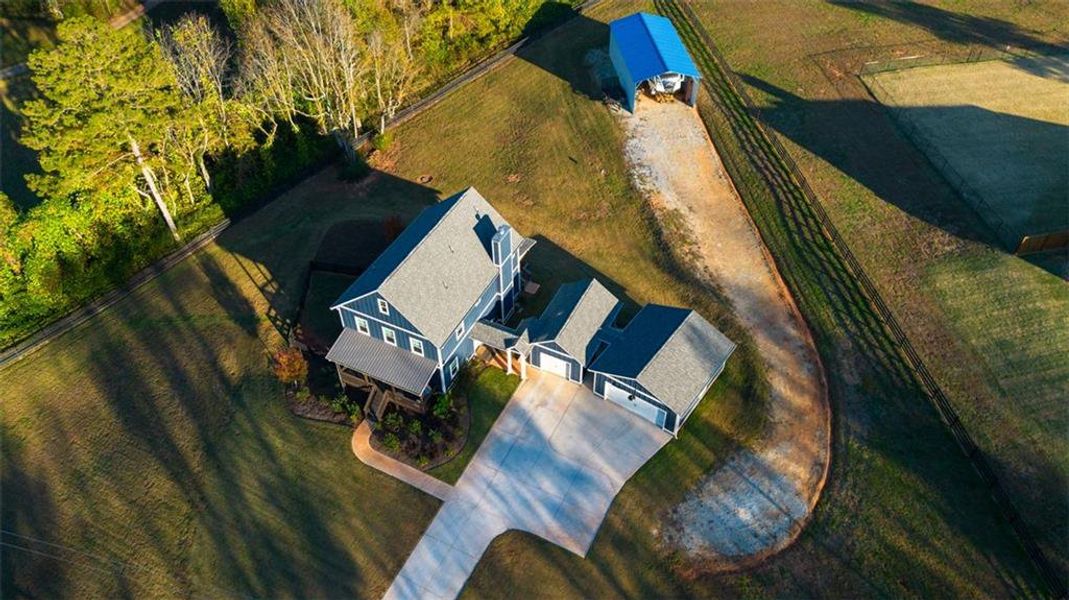 Community amenities in , Commerce (Image 36).