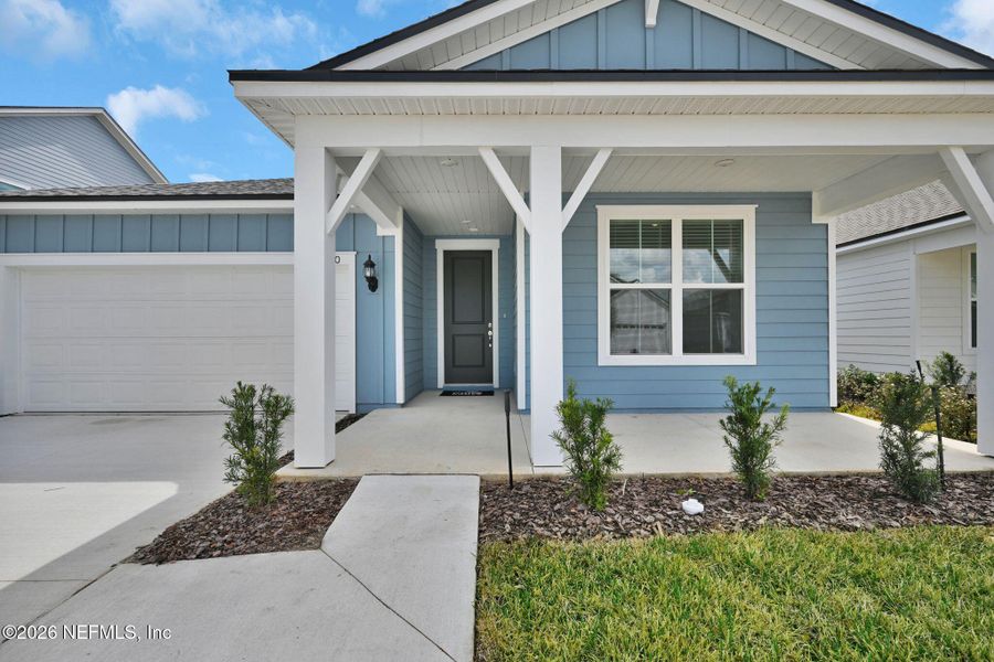 Exterior details and patio area of a home in Hyland Trail, Green Cove Springs (Image 22).
