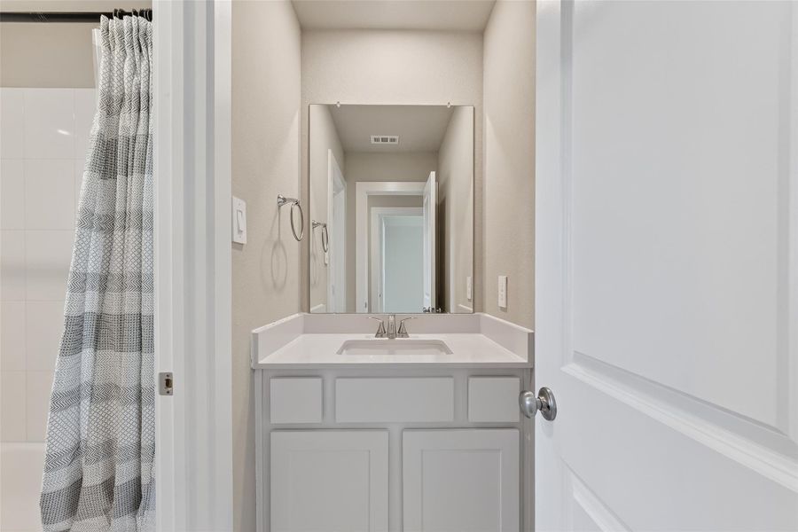 Furnished interior view inside a new home in Harvest Green, Richmond (Image 28). Furnished interior view inside a new home in Harvest Green, Richmond (Image 28).