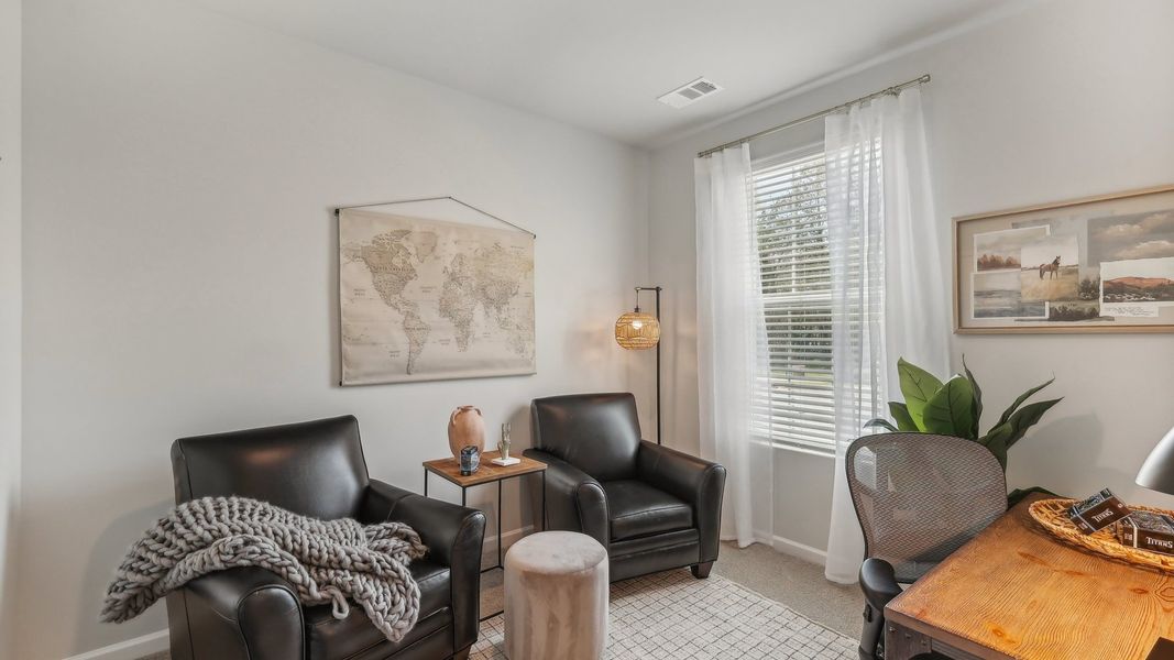 Representative furnished interior of a home built from the FRANKLIN by D.R. Horton in Campbell Place, Lebanon (Image 10).