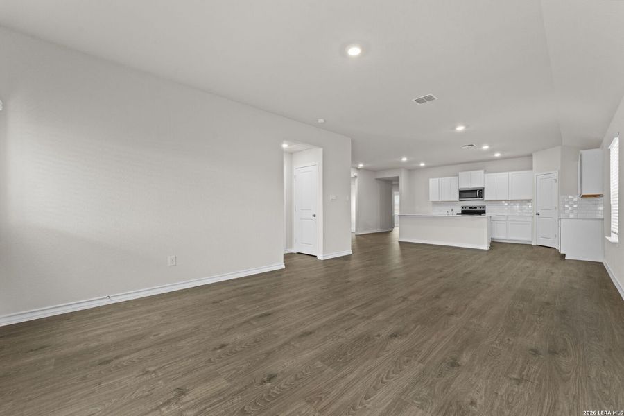 Spacious, unfurnished interior of a new home in High Garden, Comfort (Image 15).