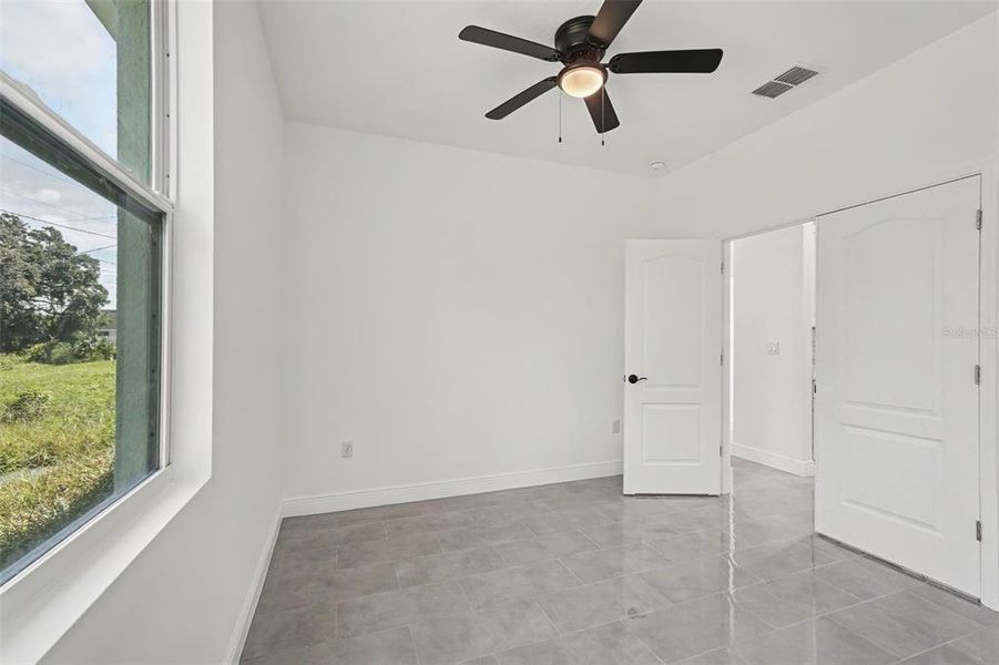 Spacious, unfurnished interior of a new home in , Palm Bay (Image 26).