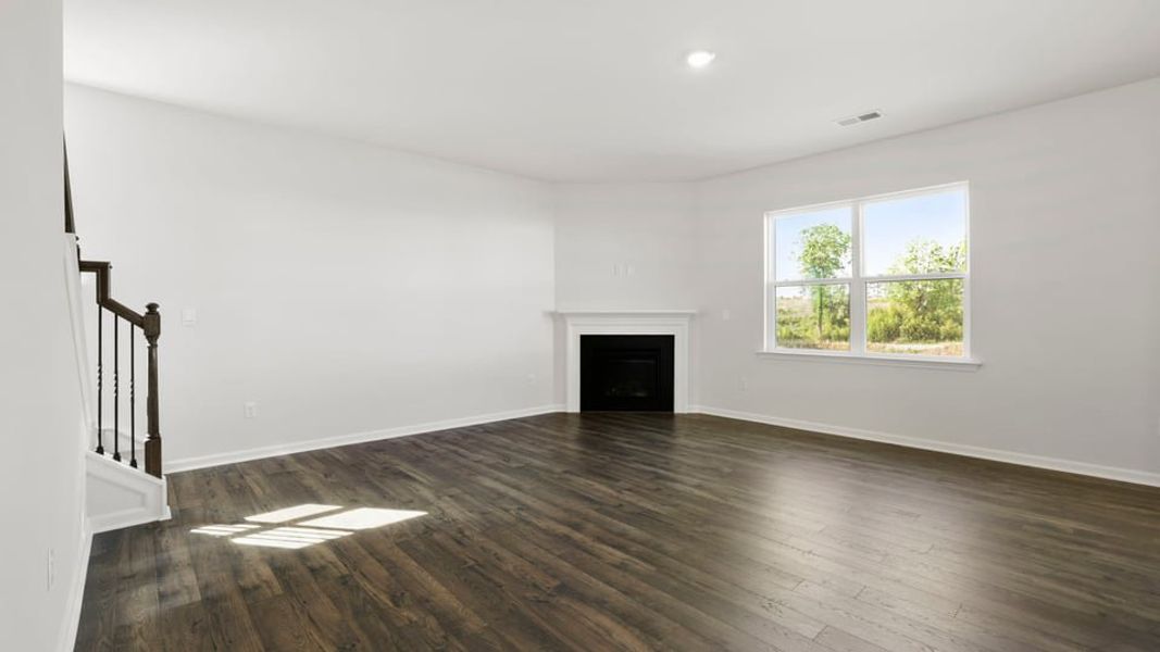 Spacious, unfurnished interior of a new home in Baxter Village, Boiling Springs (Image 25).