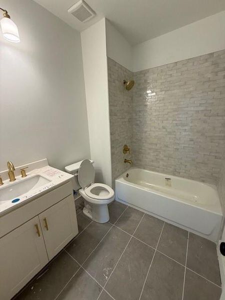 Furnished interior view inside a new home in , Jefferson (Image 8).