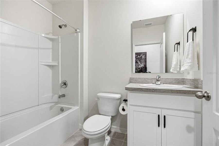 Furnished interior view inside a new home in Pelham Park, Deland (Image 9).