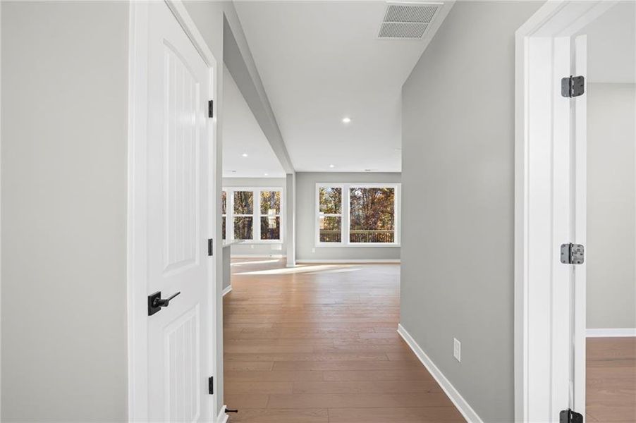 Spacious, unfurnished interior of a new home in Pickens Bluff, Hiram (Image 17).