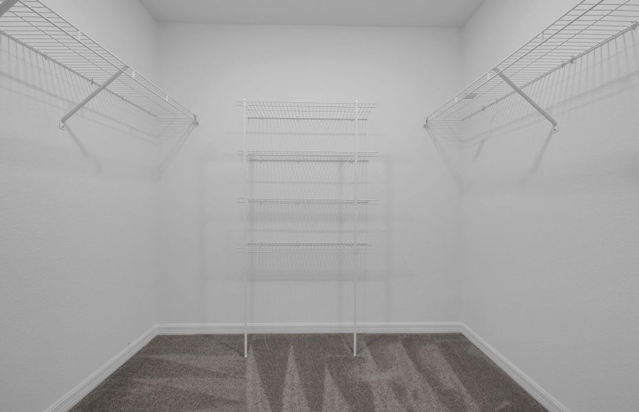 Hanover | Owner's Walk-In Closet