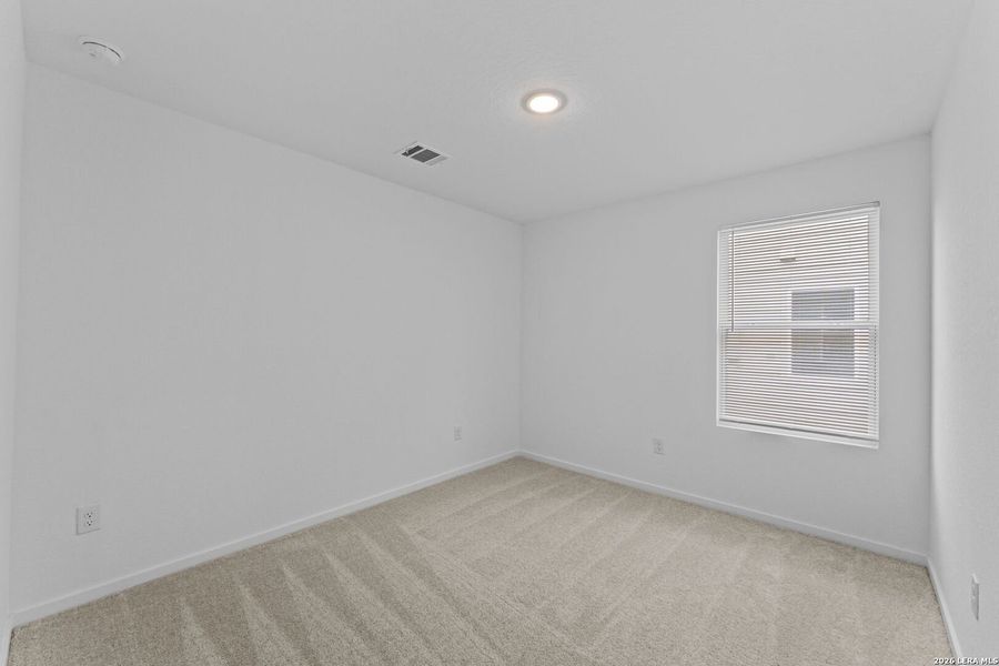 Spacious, unfurnished interior of a new home in Guadalupe Ridge, New Braunfels (Image 15).