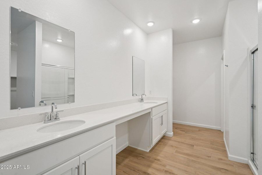 31-web-or-mls-W Mellen Ln-S0512-027