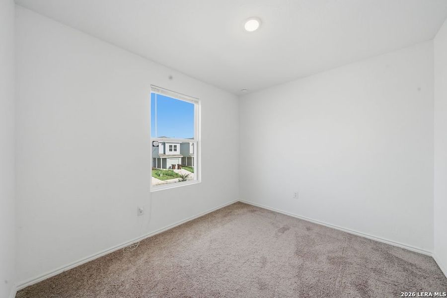 Spacious, unfurnished interior of a new home in Aston Park, San Antonio (Image 16).