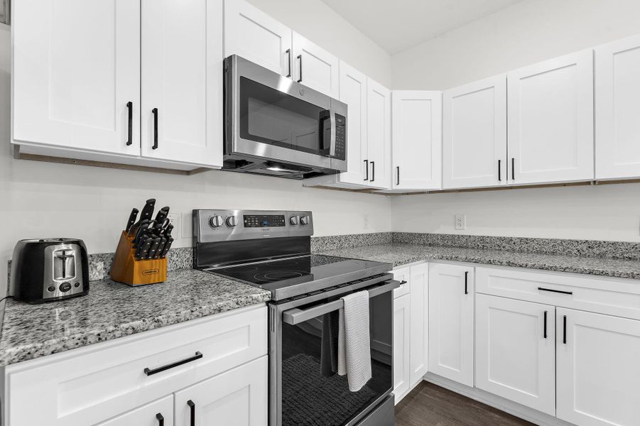 Furnished interior view inside a new home in , Hanahan (Image 27).