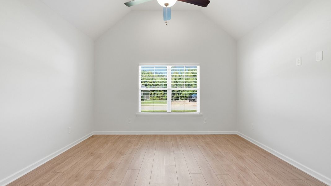 Spacious, unfurnished interior of a new home in Stillwater, Tullahoma (Image 16).
